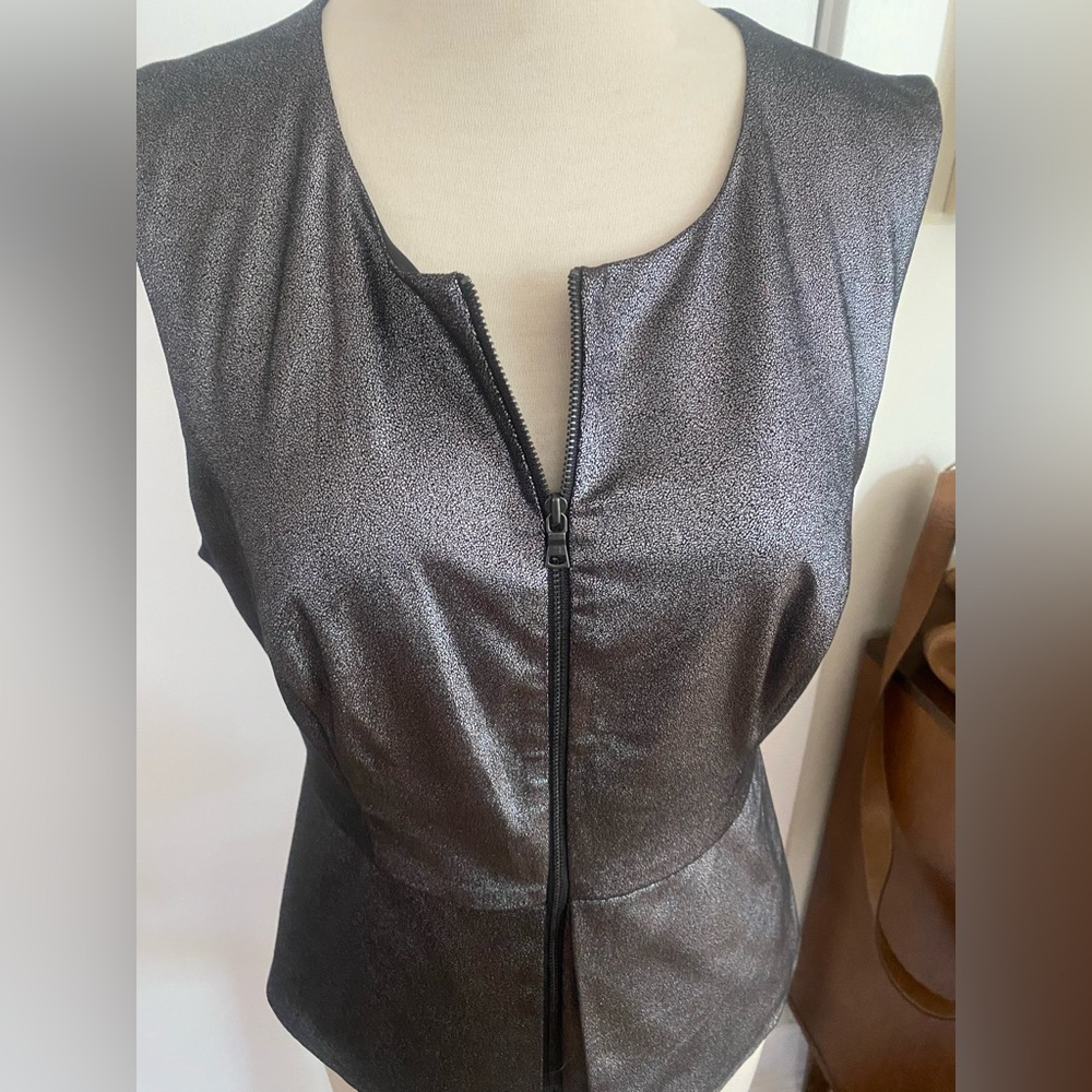 BCBG peplum zipper top. Pewter color.